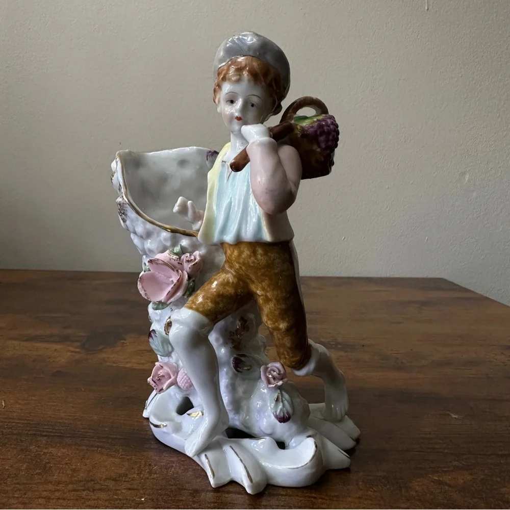 Porcelain Figurine with Floral Details - Picture 3 of 3